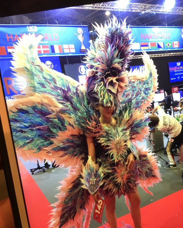 上萬髮片打造飛翔羽翼 吳國慶美髮奪金
