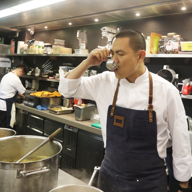 江振誠調整人生方向 返台傳承料理初心
