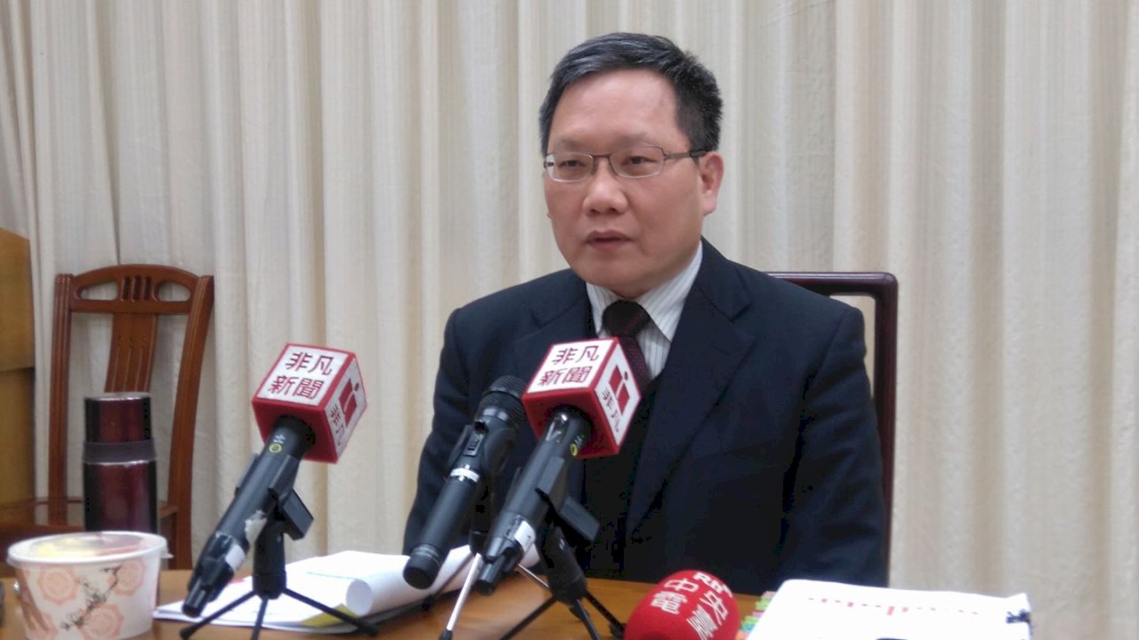 公股金控績效輸民營 財長鼓勵公公併