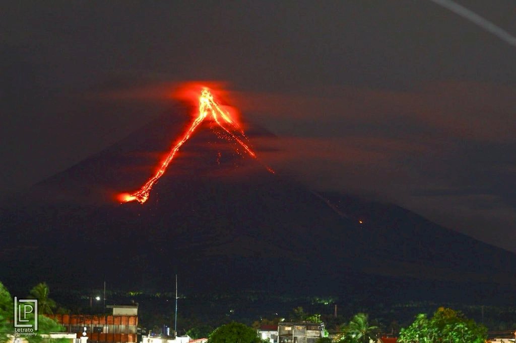 岩漿火山灰四溢 菲政府關閉更多學校
