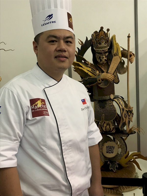 王鵬傑挑戰麵包大師賽精緻 打造官將首