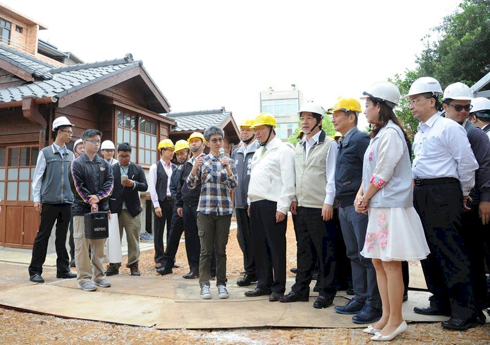 視察浪漫台三線 賴揆推崇鍾肇政貢獻