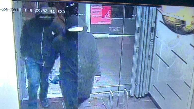 加拿大兩男闖餐廳 引爆炸彈致15傷