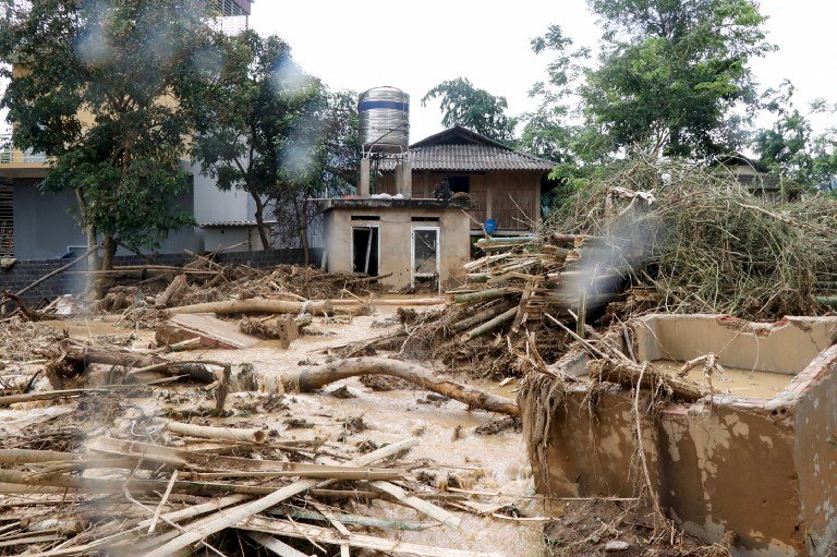越南暴雨引發洪水土石流 增至27死7失蹤