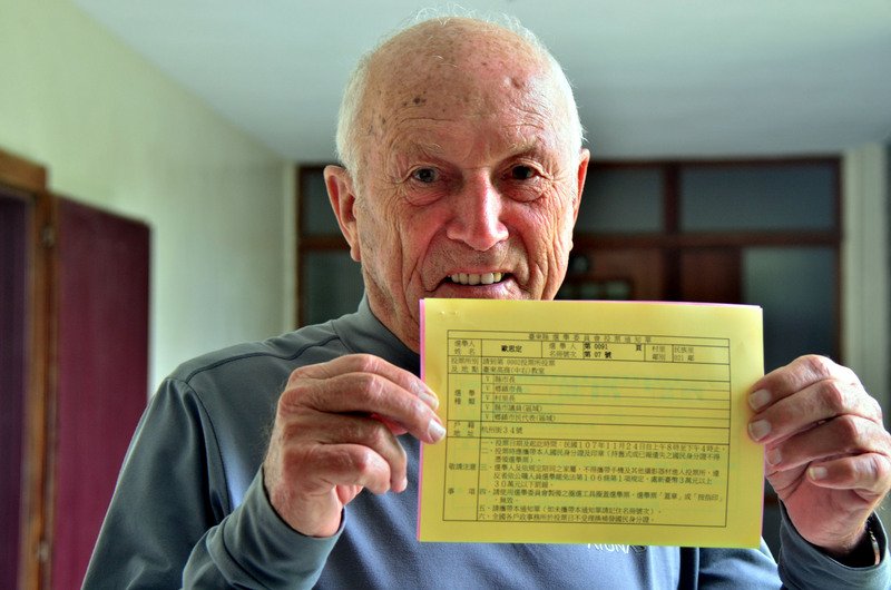 去年歸化本國籍 88歲的首投族：能投票很光榮