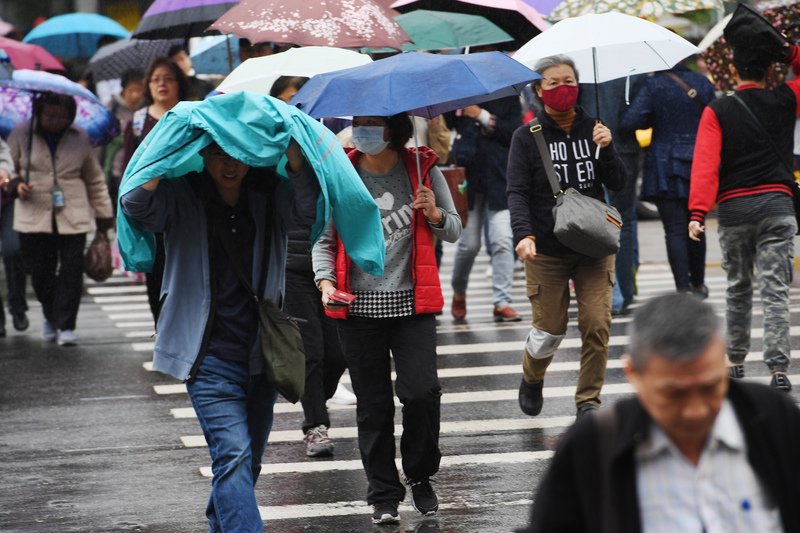 北臺灣陰雨綿綿 週六回溫周日再變天