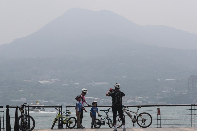 鋒面遠離 台灣天氣漸穩定氣溫回升