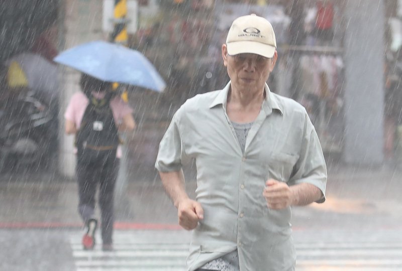 華南雲雨區東移 各地局部短暫陣雨