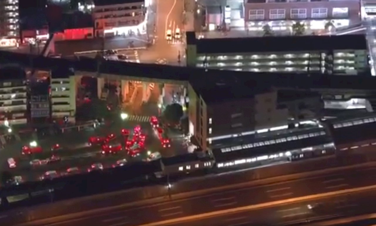 日橫濱無人電車逆向行駛肇禍 至少20人受傷