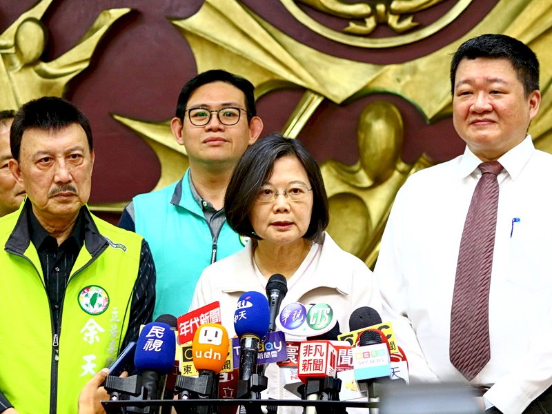 蔡總統：我沒有怕誰 韓、郭比較怕我