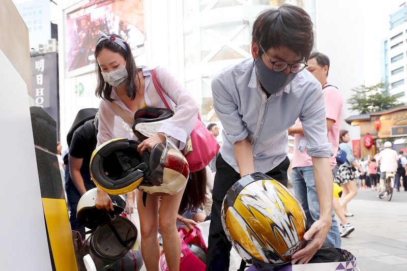港生募集安全帽 部份已經達港