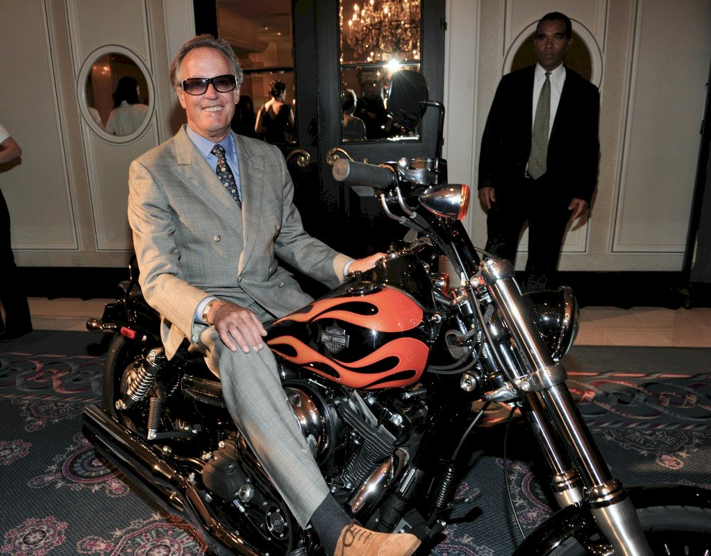 演藝世家少一員 逍遙騎士彼得方達成絕響