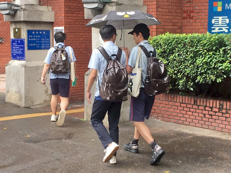 國高中延後到校提案 全家盟調查：僅1成8家長贊成