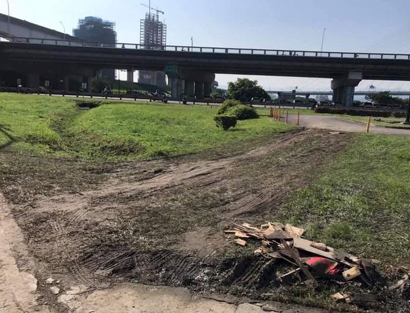 韓國瑜造勢場地草皮被破壞 侯友宜：該求償就求償