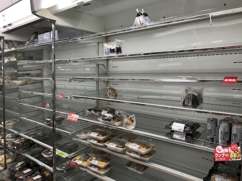 61年來最強颱風來襲 日本民眾搶購民生物品