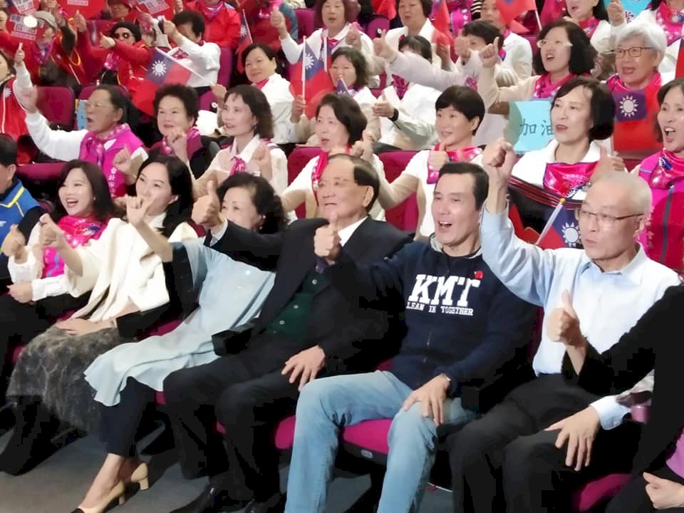 出席婦工總會後援會 李佳芬憂本土語言列高中必修