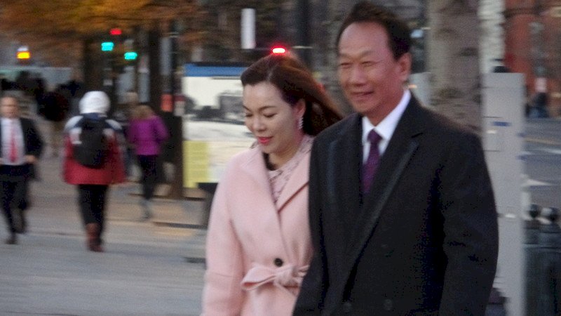 郭台銘偕愛妻曾馨瑩 出席白宮耶誕派對