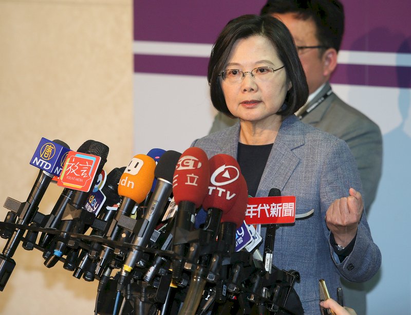韓遺憾蔡未喊「中華民國萬歲」 蔡：希望韓去中國喊