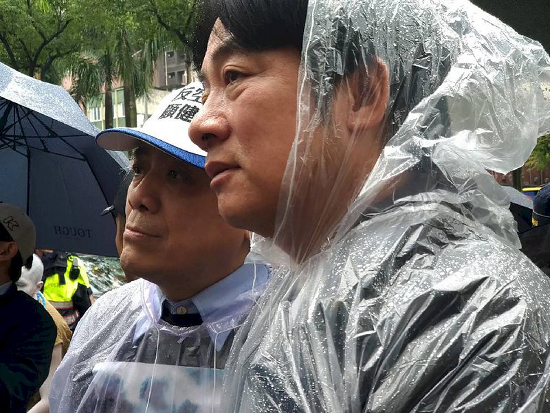 反空污大遊行 藍綠副總統候選人提政見