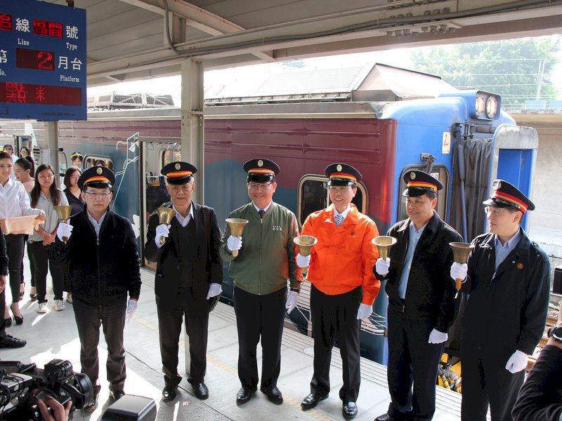 成追線雙軌化通車 林佳龍：有助台鐵轉型