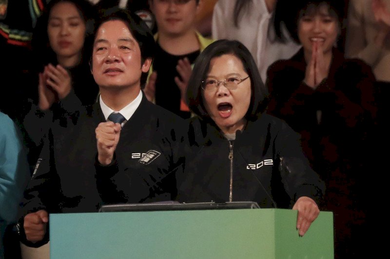 籲選民做出正確決定 蔡總統高喊「再挺我一次」