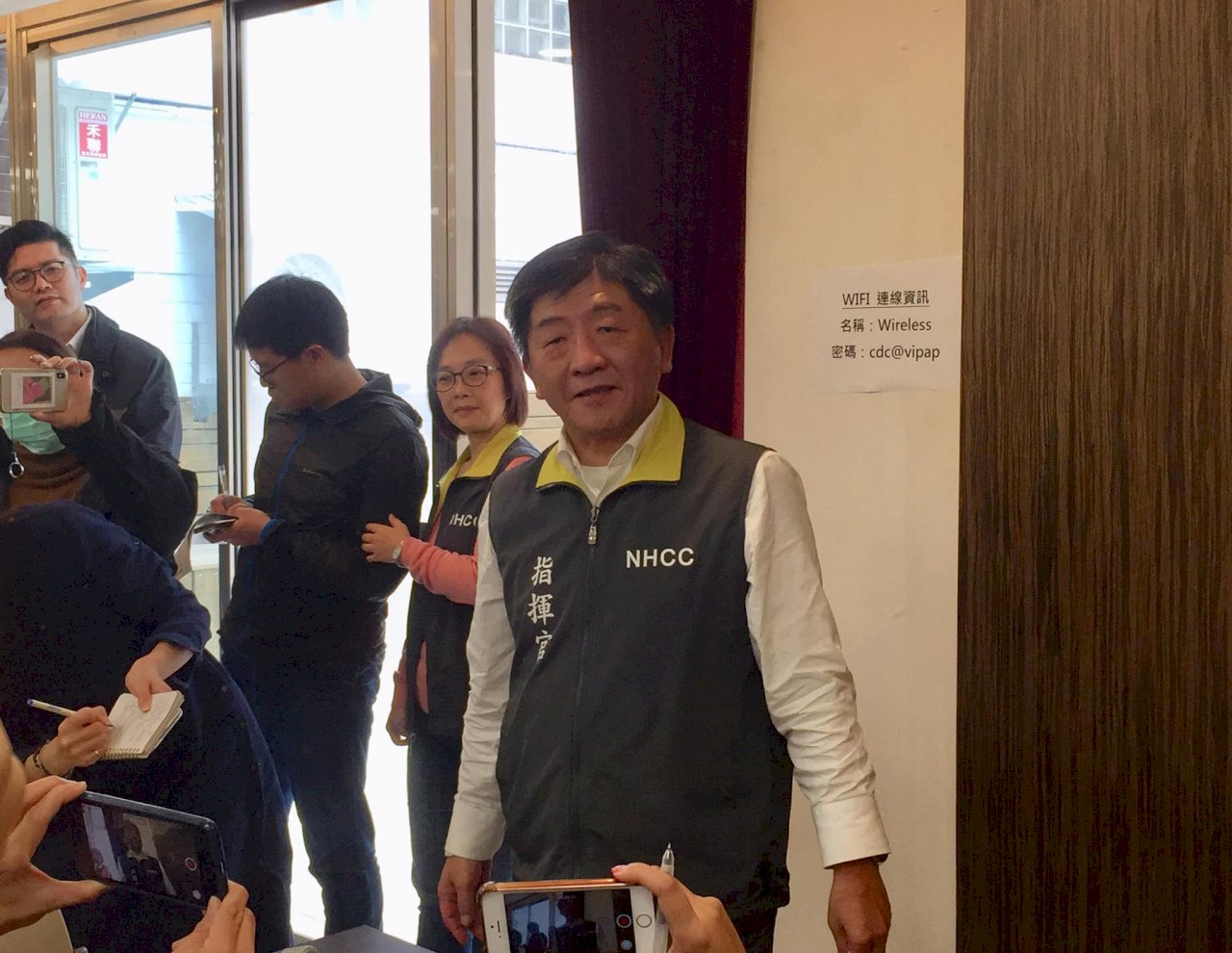 指揮中心公布陳時中行程表 掌握包機任務26小時未闔眼