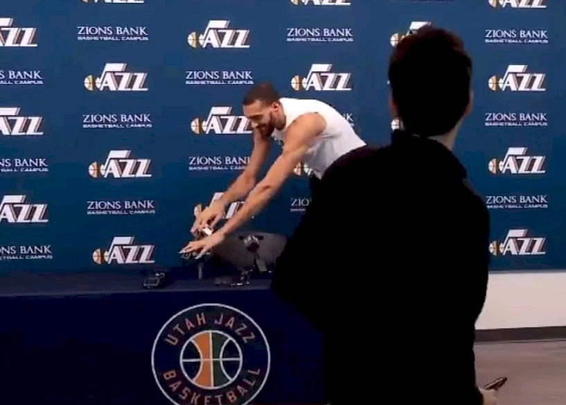 染武漢肺炎致NBA停賽 戈貝爾還故意摸遍麥克風