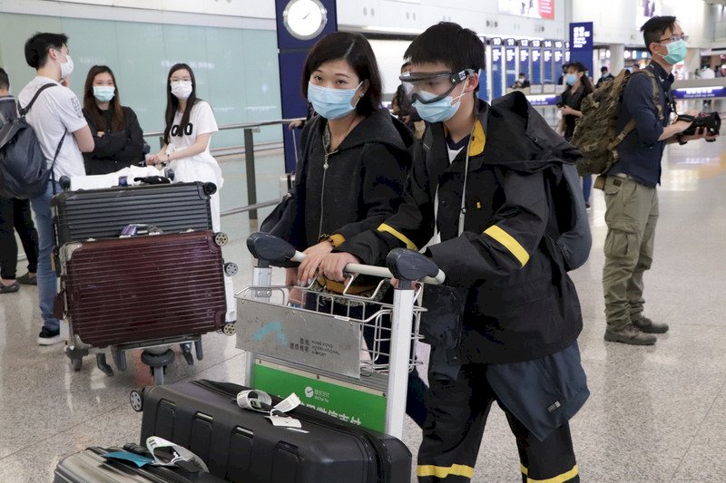 大批移民與留學生返港避疫&nbsp;機場成防疫重點