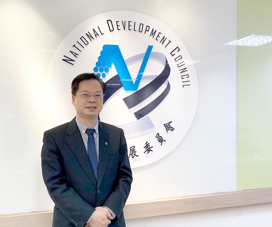 台股重挫、疫情升溫是否衝擊經濟成長？ 龔明鑫說就看這一天能否控制住
