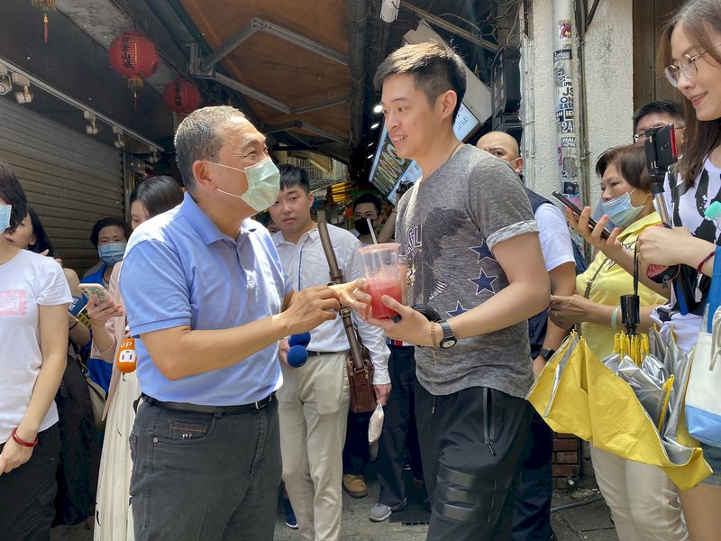 視察九份 侯友宜：三倍券帶頭留在新北用