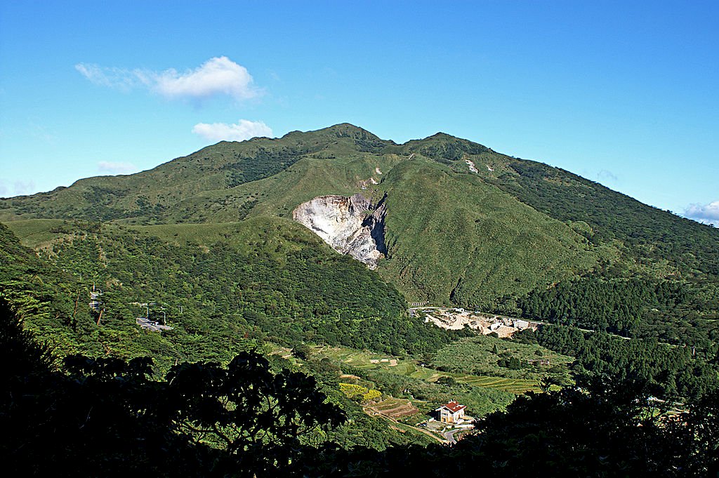 大屯山有2公里深火山通道 中研院：建議加強監測