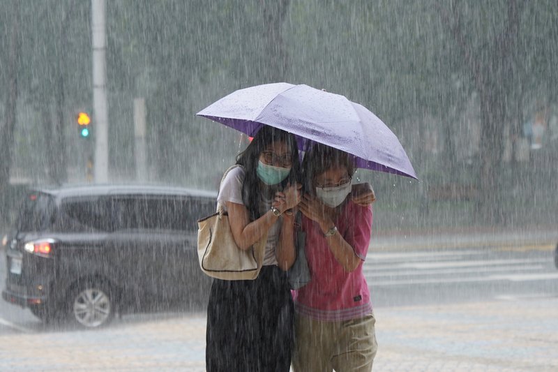 各地午後雷陣雨提早 留意局部短時豪雨