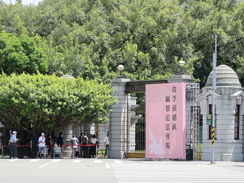 日前首相森喜朗率團來台 外交部：符合防疫規定下赴北賓弔唁