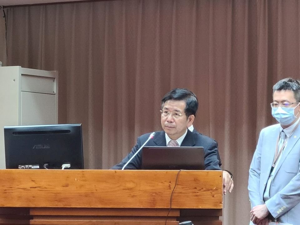 大學簽署一中承諾書？ 潘文忠:已備查44校皆符合規範