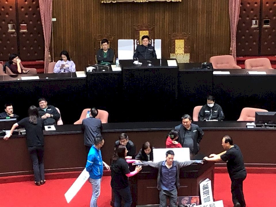 蘇貞昌第13度到立院施政報告 朝野衝突不斷