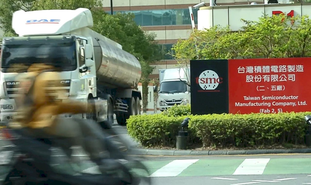 水情吃緊！台灣晶片商出動水車救急(影音)