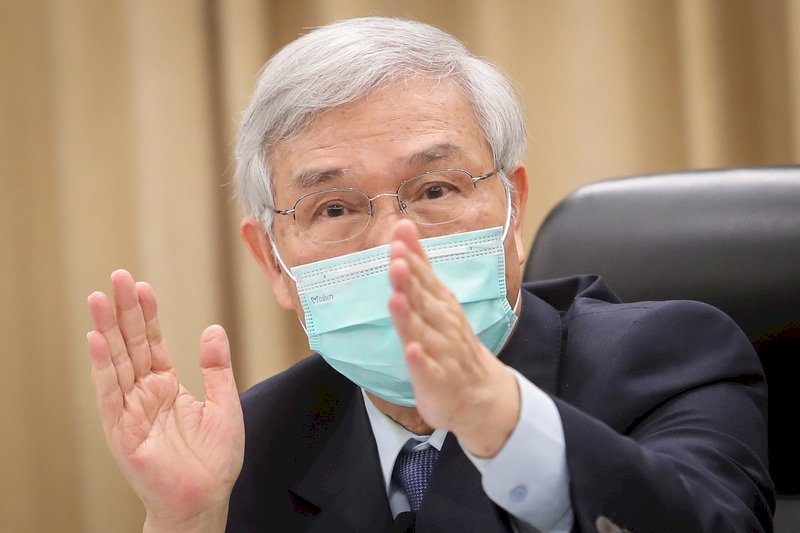 央行理事出書批央行  楊金龍：應肯定在場上打拼的人