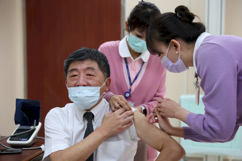 陳時中盼總統帶頭打國產疫苗 府：正副總統願以實際行動支持
