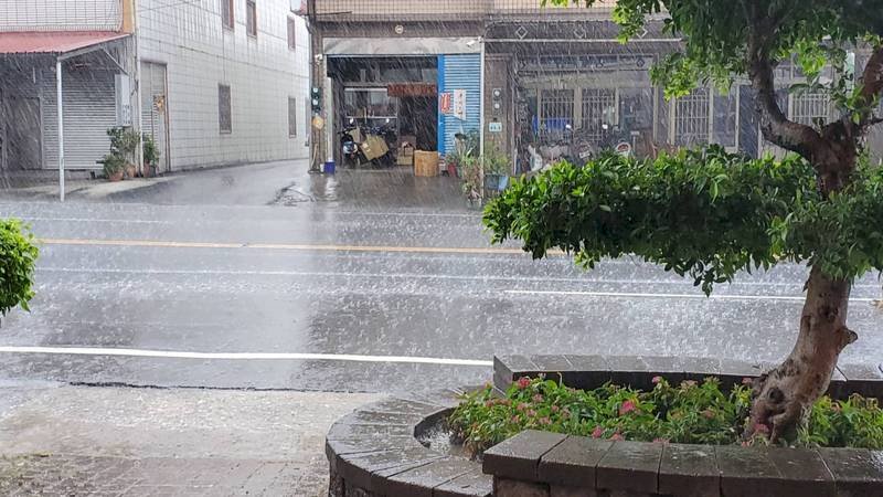 高雄內門下大雨 &nbsp;時雨量達73毫米