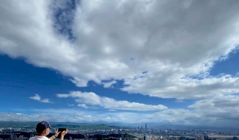 天氣多雲到晴  午後留意局部雷陣雨
