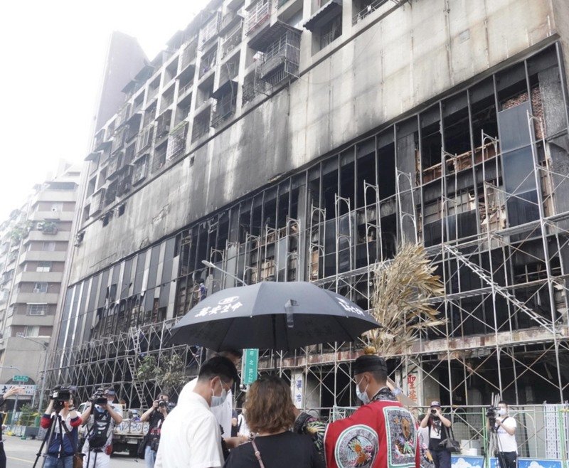 城中城大樓火災 蘇貞昌捐一個月所得至高市府社會救助專戶