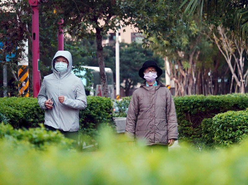 北部東部白天稍回溫  週一起各地有降雨