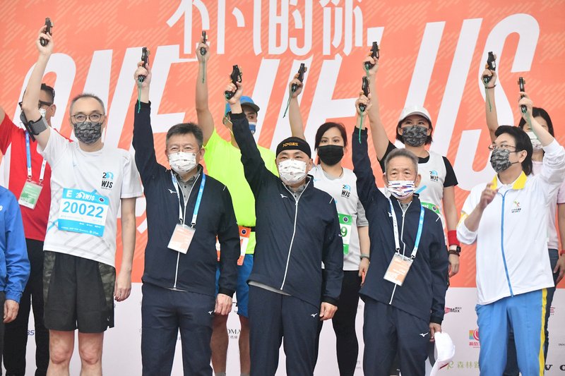 萬金石馬拉松今晨萬人開跑 侯友宜：邁向白金標章賽事指日可待