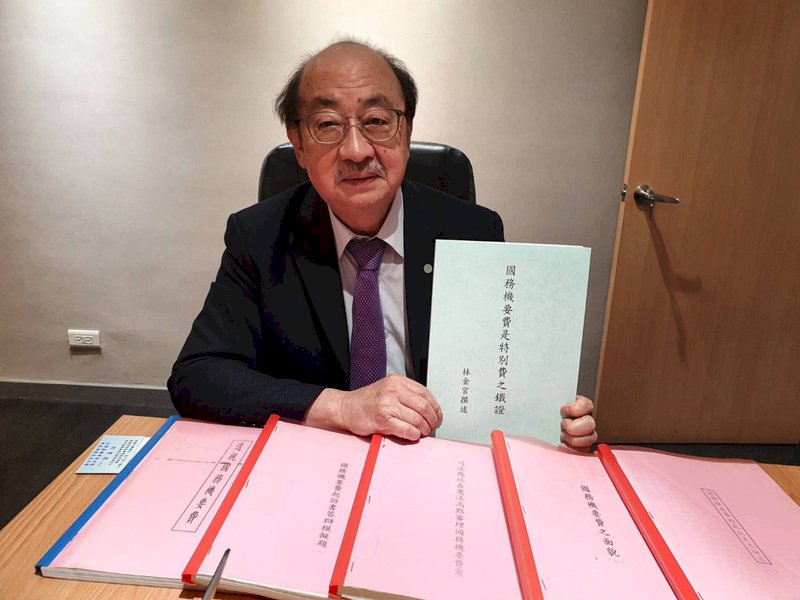 綠委財委會前排隊守夜 拚國務機要費除罪化修法
