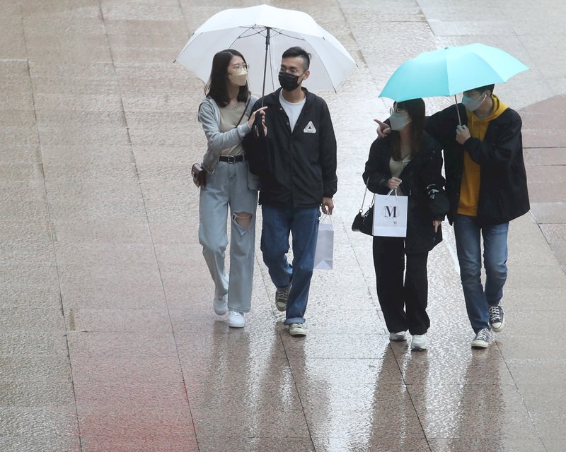 南方雲系北移 東台灣雨勢大
