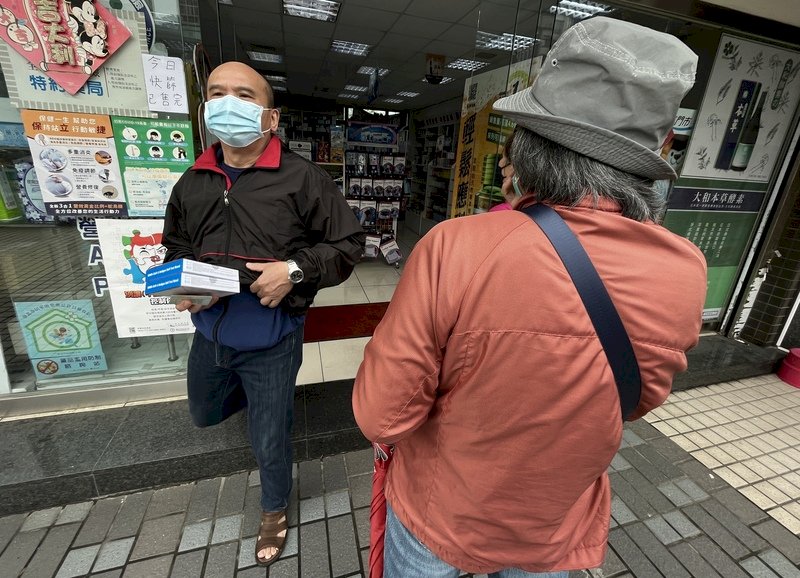 明起1728家藥局多配156人份快篩 偏鄉將採直接撥配