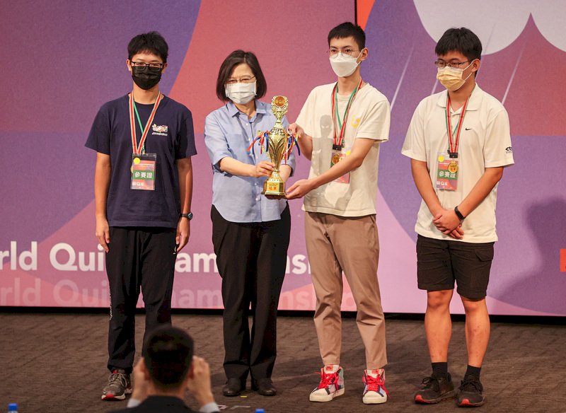 民進黨辦國際知識競賽 蔡英文嘆服：我好幾題答錯