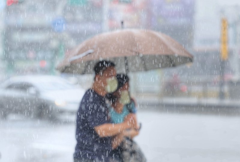 南台灣整日降雨仍多 其他地區防午後雷陣雨