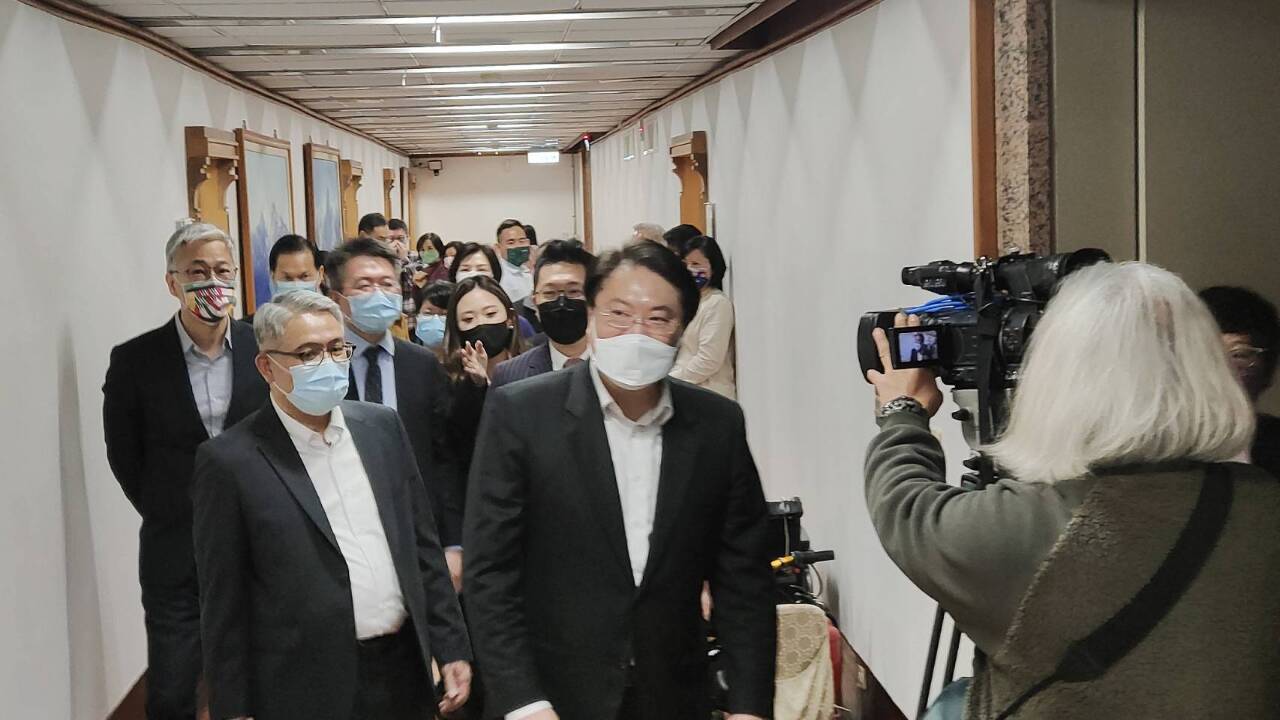 臉書談敗選 林右昌：內閣團隊將努力解決民眾問題
