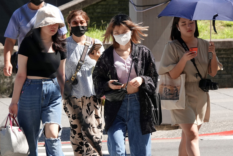 烤番薯  全台多地高溫橙色警示